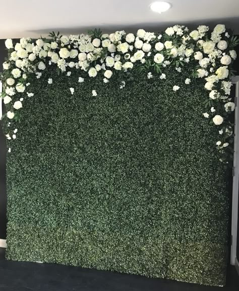 Boxwood Backdrop, Greenery Wall Decor, Wedding Photo Walls, Greenery Background, Grass Backdrops, Ivy Wall, Greenery Wall, Photo Backdrop Wedding, Flower Wall Wedding