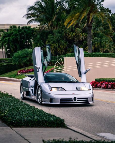 Old Bugatti, Eb110 Bugatti, Car References, Bugatti Eb110, Futuristic Cars Design, Firebird Trans Am, Futuristic Cars, Koenigsegg, Super Sport