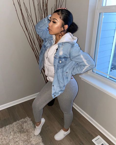 she super bad, and bouta bag 💸🤍 Teenage Outfits, نظارات شمسية, Swag Outfits For Girls, Tomboy Style Outfits, Chill Outfits, Looks Street Style, Tween Outfits, Cute Comfy Outfits