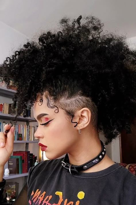 Punk Hairstyles, Gorgeous Hairstyles, Pelo Afro, Punk Hair, Hair Reference, 영감을 주는 캐릭터, Afro Hairstyles, Hair Dye, Story Ideas