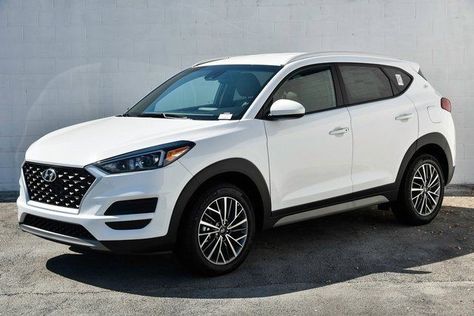 Hyundai Tucson White, Hyundai Suv Tucson, Suv Mom Car, Mom Car Vehicles, Cars For Moms, Cute Cars For Teens, Small Suv Cars, Cars For Teenagers, Tucson Suv