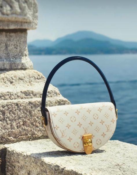 The Life Aquatic, Louis Vuitton Clutch Bag, Lake Maggiore, Louis Vuitton Luggage, Louis Vuitton Clutch, Louis Vuitton Collection, Summer Purses, Life Aquatic, Luxe Style