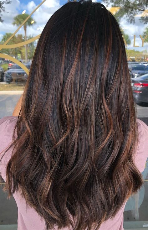 Brown Hair With Lowlights, Dark Chocolate Brown Hair, Long Hair Highlights, Highlights For Dark Brown Hair, Black Hair Balayage, Dark Brunette Hair, Brown Hair Looks, Brown Hair Inspo, Brunette Hair With Highlights