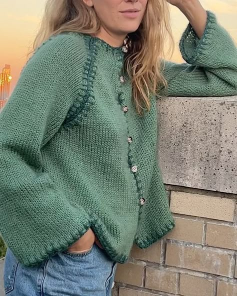 Knit Cardigan Pattern, Sweater Y2k, Button Down Cardigan, Mode Inspo, Nalu, Cardigan Fashion, 가을 패션, Fall Sweaters, Mode Inspiration