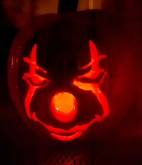 It Clown Pumpkin Carving, Clown Pumpkin Ideas, Pumpkin Carving It Clown, Cute Easy Pumpkin Carving Ideas Funny, Cute Halloween Carving Ideas, Pumpkin Carving Ideas Scary Face, Winky Face Pumpkin Carving, Edna Mode Pumpkin, Scary Pumpkin Carving Ideas Creative