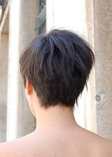 Like the inverted bottom hairline... Back Of Bob Haircut, Asymmetrical Haircut, Wedge Hairstyles, Stacked Bob Haircut, Layered Bob Hairstyles, Short Bob Haircuts, Short Pixie Haircuts, Pixie Haircuts, Short Hair With Layers