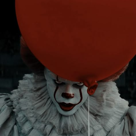 Pennywise Aesthetic, Richie Tozier Icons, Pennywise 2017, Diff Aesthetics, Dbd Killers, Film App, Horror Vibes, Richie Tozier, Stephen Kings