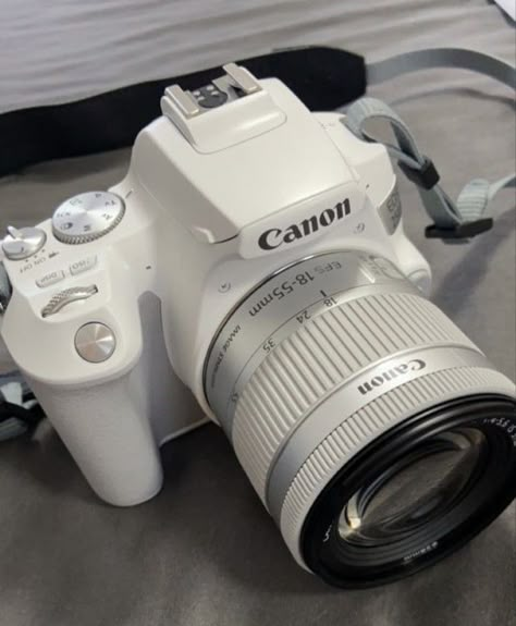 Canon White Camera, White Camera Aesthetic, Cool Cameras, Things I Want Aesthetic, White Canon Camera, Cute Things To Buy, White Camera, Cute Camera, Retro Gadgets