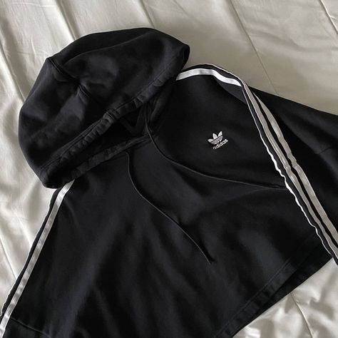 Adidas ADICOLOR CLASSICS CROP HOODIE Adidas Hoodie Aesthetic, Adidas Adicolor, Hoodie Aesthetic, Crop Hoodie, Adidas Hoodie, Cropped Hoodie, Adidas Jacket, Adidas Originals, Loose Fitting