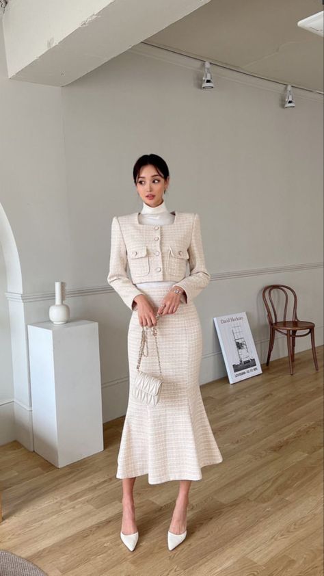 Sunday Dress Top, Suit Skirt Outfit Classy, Dress Korean Style Formal, Sunday Dress Outfit Church, Korean Business Fashion, Sunday Dress Outfit, Tweed Fashion, Blouse Tops Designs, Neat Casual Outfits