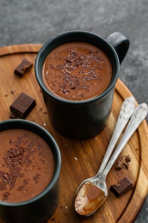 10 Ways To Upgrade Homemade Hot Chocolate    #holidayrecipes #christmasrecipes Vegan Hot Chocolate, Vegan Drinks, Desserts Vegan, Homemade Hot Chocolate, Chocolate Caliente, Winter Drinks, Hot Chocolate Recipes, Chocolate Drinks, Tea Cakes