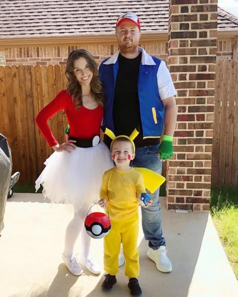 Pokemon Costumes Kids, 3 Family Halloween Costumes, Pokemon Costumes Diy, Pikachu Halloween Costume, Disney Family Costumes, Pokemon Halloween Costume, Pikachu Halloween, Family Themed Halloween Costumes, Sibling Costume