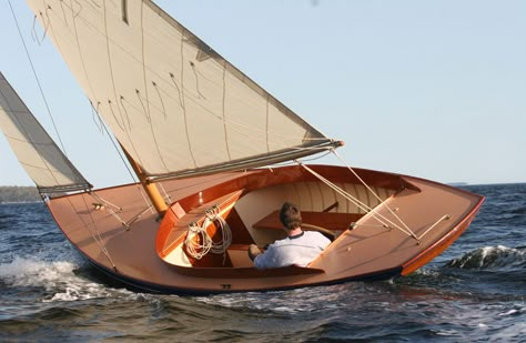 BeetleCat?  the sailor is down in the cockpit like a BeetleCat... Wooden Boats For Sale, Classic Sailboat, Wooden Sailboat, Classic Wooden Boats, Small Sailboats, Classic Sailing, Sailing Yachts, Classic Yachts, Sailing Vessel