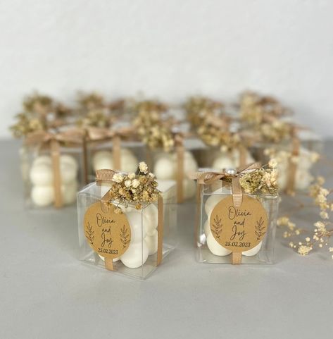 20 Practical & Unique Wedding Favours Your Guests Will Love - Eternity UK Nikkah Gifts, Elegant Party Favors, Indian Favors, Asian Wedding Favors, Wildflower Favors, Wedding Party Favors For Guests, Baat Pakki, Practical Wedding Favors, Wedding Candle Favors