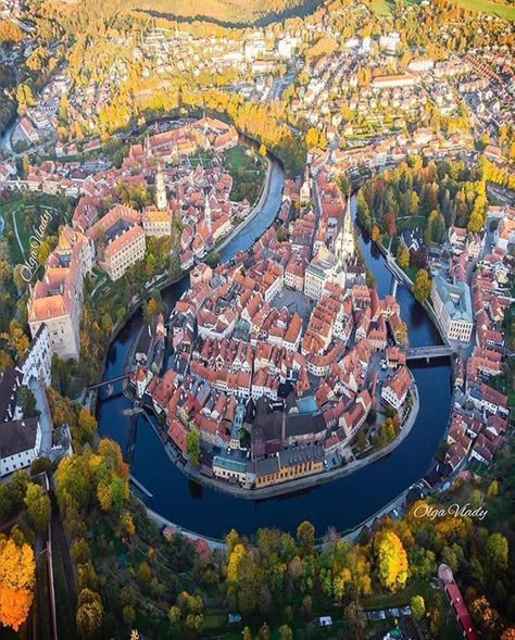 Czech Republic Travel, Cesky Krumlov, Voyage Europe, Beautiful Places To Travel, Aerial Photography, Beautiful Places To Visit, Eastern Europe, Places Around The World, Nature Travel