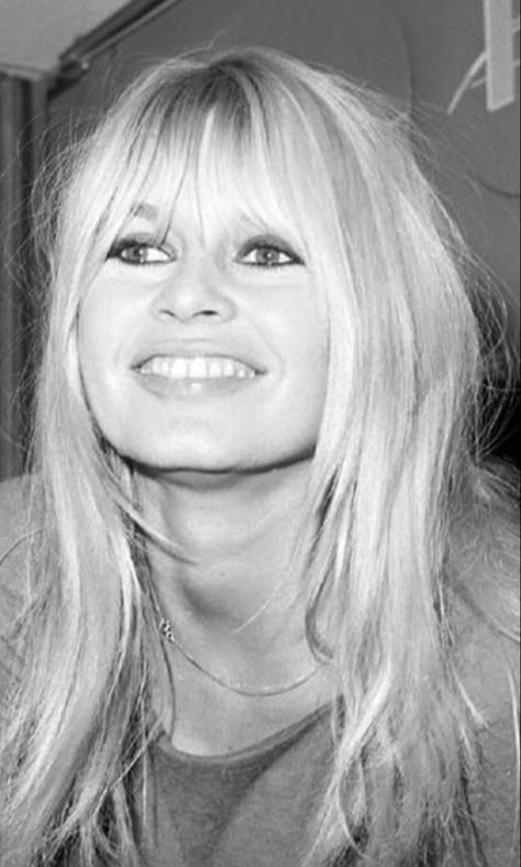 Bridget Bardot Bangs, 1920s Hair Short, Hairstyle 360, Bridget Bardot Hair, Bardot Bangs, Bardot Hair, Bridgette Bardot, Bridget Bardot, Hairstyle Color