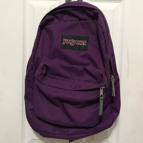 Purple Backpack Aesthetic, Purple School Bag, Jansport Backpacks, Mochila Jansport, Twins Boys, Mochila Nike, Romanticize School, Preppy Bags, Middle School Outfits