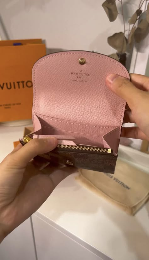 What fits in a LV Louis Vuitton Pink Rosalie Coin Purse compact Wallet in Ballerine Damier Ebene Card Holder Slot Luxury Brand Affordable Louis Vuitton Small Handbag, Luis Vuitton Wallet, Designer Coin Purse, Purse Aesthetic, Classy Purses, What's In My Purse, In My Purse, Dream Bag, Louis Vuitton Pink