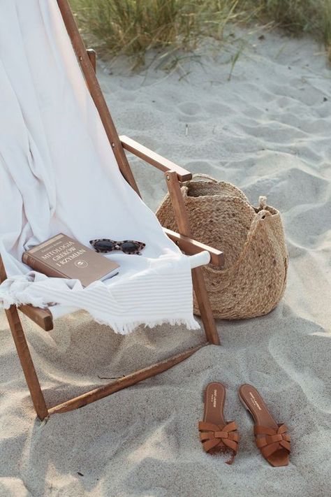 Vans Girl, Beach Please, Beach Chair, Summer Bucket Lists, Summer Inspiration, Summer Feeling, Nalu, Jolie Photo, Beach Vibes