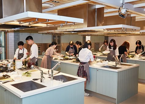 Cooking School Interior, Cooking School Design, Cooking Classes Design, Cooking Class Kitchen, Cooking School Kitchen, Classroom Interior, Culinary Classes, School Interior, K Food