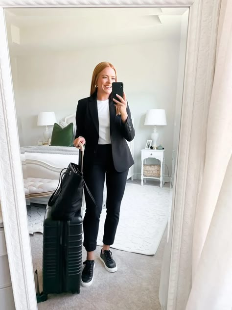 Travel Workwear Outfits For Fall - Oh What A Sight To See Outfit For Airport, Work Travel Outfit, Travel Outfits Women, Business Travel Outfits, Fall Work Wear, Casual Travel Outfit, Plane Outfit, Conference Outfit, Travel For Work