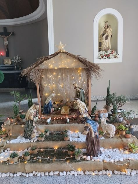 Diy Nativity Scene Display, Diy Nativity Scene Indoor, Nativity Crib Ideas, Crib Decoration Ideas Christmas, Navity Scene Ideas Diy, Crib For Christmas, Xmas Crib Ideas, Crib Ideas Christmas, Crib Ideas Christmas Diy