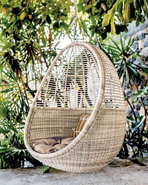 Hanging chair outdoor