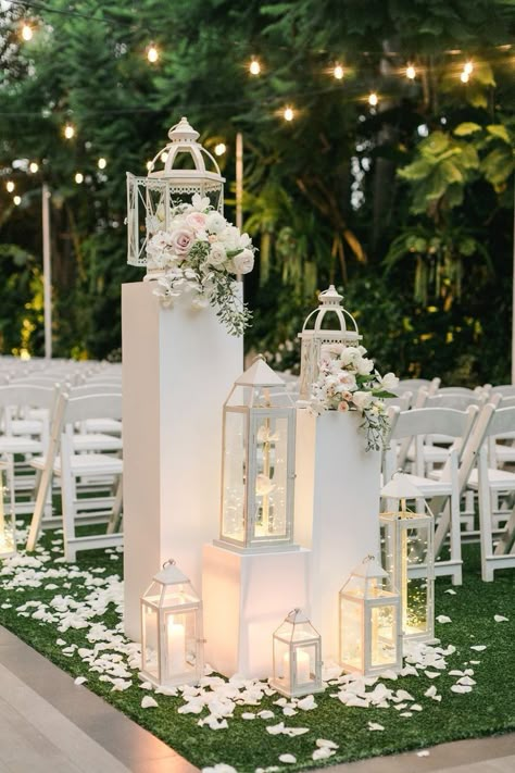 فن النسيج, Rustic Wedding Decorations, Flowers Decoration, Wedding Scene, Vintage Wedding Decorations, Outdoor Wedding Decorations, Aisle Decor, Wedding Chairs, Wedding Aisle