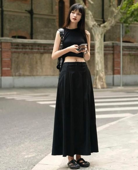 Beijing Street Style, Shanghai Outfit, Hong Kong Street Fashion, China Outfit, Cool Ootd, All Black Outfits For Women, China Street Fashion, Chengdu China, Shanghai Fashion