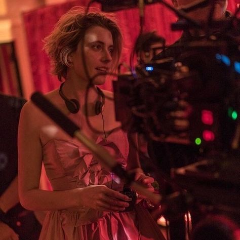 Greta Gerwig Directing, Bedroom Ideas For Women, Female Filmmaker, Women In Their 20s, Female Directors, Women In Film, Greta Gerwig, A Prom Dress, Film School