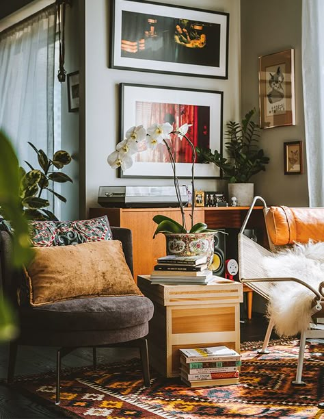 This Vancouver Condo Is Quirky, Bohemian & Totally Unconventional - House & Home Vancouver Condo, Lacquered Walls, Dining And Living Room, Chinese Furniture, Studio Mcgee, Eclectic Home, Modern Spaces, A Living Room, Home Inspo