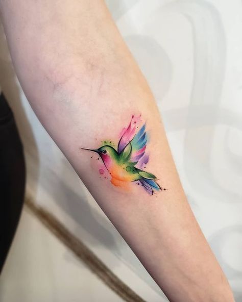 Tattoo Flamingo, Colorful Hummingbird Tattoo, Colorful Bird Tattoos, Small Hummingbird Tattoo, Butterfly Tattoos Images, Colour Tattoo For Women, Tiny Wrist Tattoos, Rainbow Tattoos, Pieces Tattoo