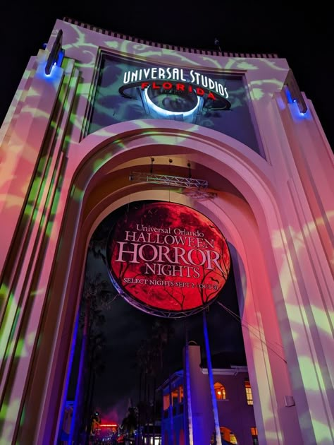 Universal Horror Nights Aesthetic, Halloween Horror Nights 2023, Halloween Universal Studios, Halloween Vision Board, Horror Nights Aesthetic, Halloween Horror Nights Aesthetic, Universal Studios Halloween Horror Night, Halloween Night Aesthetic, Halloween California