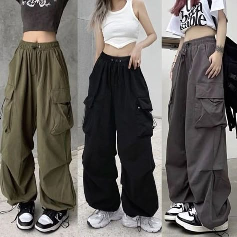 Modern Female Outfits, Celana Kargo, How To Style Cargo Pants Women, How To Style Cargo Pants, Korean Casual Outfits, Tomboy Style Outfits, Easy Trendy Outfits, Baggy Pants, Cargo Pants Women