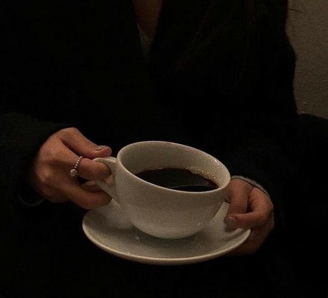 Goth Dark Academia, Dark Acadamia, Chaotic Academia, Yennefer Of Vengerberg, Iris Van Herpen, Dark Paradise, Strong Coffee, Dark Academia Aesthetic, The Secret History