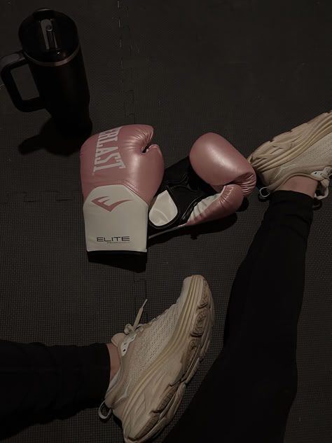 boxing gloves with hoka shoes and stanley Aesthetic Boxing, Boxing Aesthetic, Boxer Aesthetic, Kick Boxing Girl, Gloves Aesthetic, Boxing Classes, Gloves Boxing, Hoka Shoes, Boxing Girl