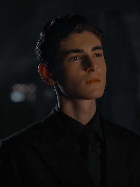 David Mazouz Icons, Gotham Bruce Wayne, Bruce Wayne Gotham, Young Bruce Wayne, Gotham Bruce And Selina, Gotham Bruce, David Mazouz, Bruce And Selina, Gotham Tv Series