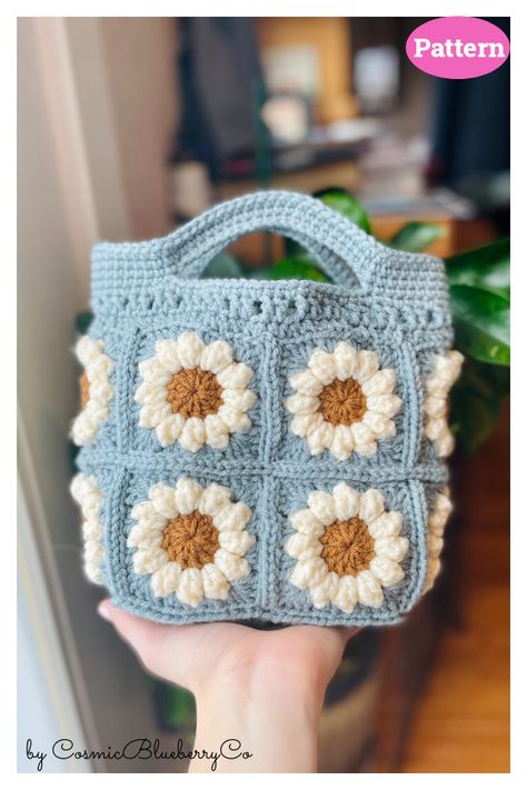 Mini Daisy Tote Bag Crochet Pattern Crocheted Purses, Crochet Quilt Pattern, Crochet Sling Bag, Crochet Mini Bag, Wool Sheep, Crochet Tote Pattern, Daisy Bags, Yarn Creations, Car Trip