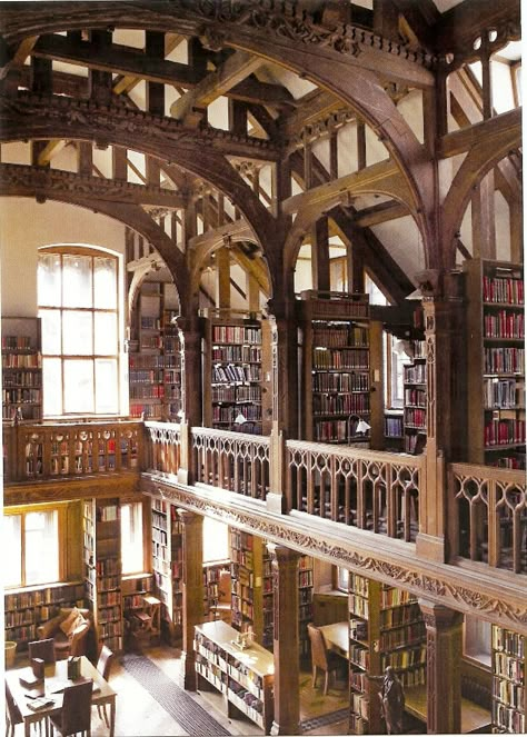 Wizard Library, Beautiful Libraries, Lots Of Books, Library Love, Beautiful Library, Old Library, Casa Country, Dream Library, Home Libraries