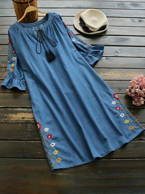 Denim Kurti Designs, Denim Kurti, Denim Dresses Online, Vintage Denim Dress, Robes Vintage, Embroidery Vintage, Casual Wear Dress, Kurti Designs Party Wear, Kurta Designs Women