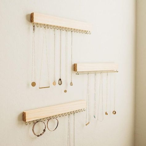 Best Closet Organization, Jewelry Storage Ideas, Jewelry Storage Diy, Jewelry Organizer Wall, Diy Jewelry Display, Necklace Storage, Hanging Jewelry Organizer, Jewelry Wall, Smart Jewelry