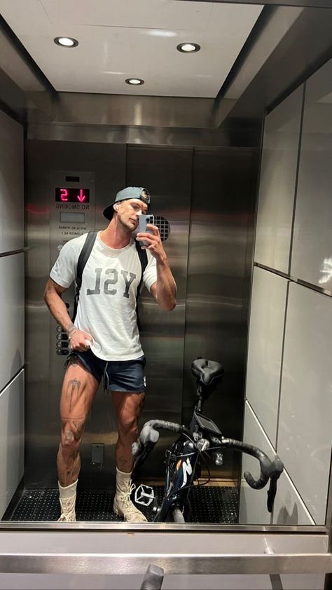 Fitness Lifestyle Aesthetic Men, Mens Gym Fits Aesthetic, Gym Outfit Men Style, Converse Gym Outfit, Mens Gym Outfits, Moda Academia, Gym Outfit Men, Fits Aesthetic, Gym Fits