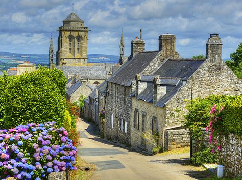 Locronan, France Brittany France, Beaux Villages, Travel Outdoors, Limousin, Medieval Town, Europe Destinations, France Travel, Travel Around, Small Towns