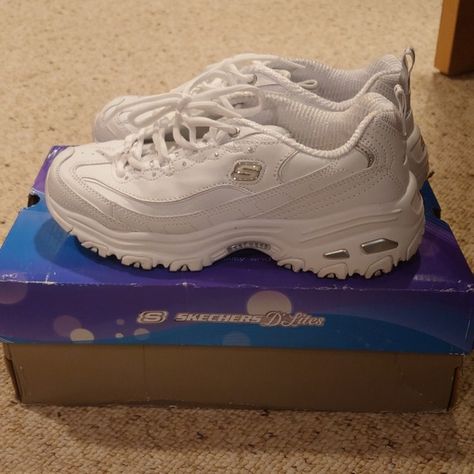 Sketchers D'Lites sneakers Chunky White Sneakers, Causual Outfits, Skechers Shoes, White Sneakers, Like New, I Want, Sneakers, Jewelry Watches, Plus Fashion