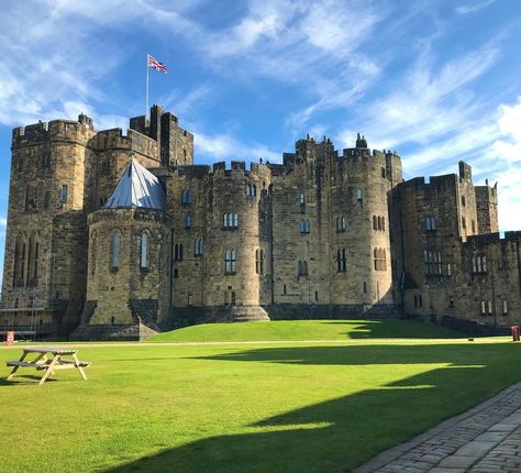 Jacqui Martin 77 💃 on Instagram: “Alnwick Castle Alnwick Castle is a castle and country house in Alnwick, Northumberland. It is the home of the Duke and Duchess of…” Eastnor Castle, Northumberland Coast, Alec Guinness, Alnwick Castle, Gothic Medieval, England Trip, My Property, Vision Board Images, North East England