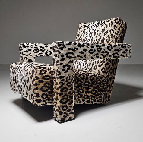 Listed on VNTG.com: Utrecht '637' lounge chair in leopard velvet by Gerrit Rietveld for Cassina | #vntg #vintage Animal Print Furniture, Gerrit Rietveld, Blue Chair, City Furniture, Table Storage, Utrecht, Reupholster, Lounge Chair, Red And Blue