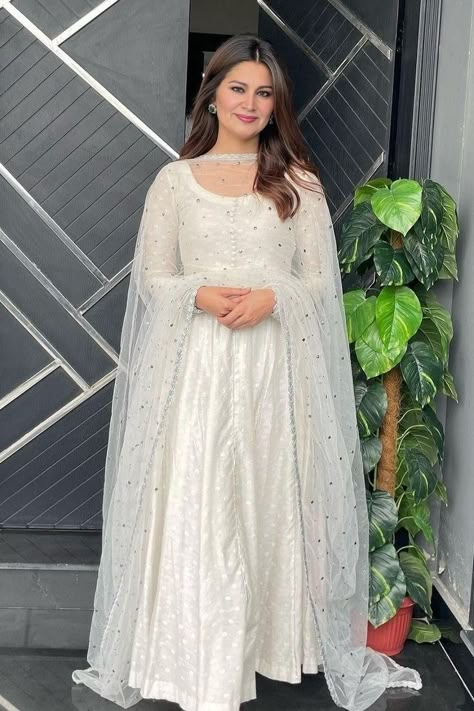 White Anarkali Suits, White Anarkali, Anarkali Dress Pattern, Desi Fashion Casual, Pakistani Fancy Dresses, Beautiful Pakistani Dresses, Indian Dresses Traditional, Fancy Dresses Long, White Gown