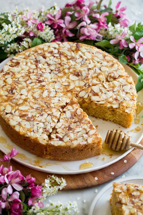 Honey Cake Honey Almond Cake, Honey Dessert, Honey Cake Recipe, Simple Dessert, Oat Cakes, Honey Almonds, Honey Cake, Almond Cake, Cooking Classy