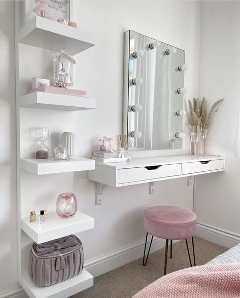 White Room Makeover, Decorating Room Ideas Bedroom, White Room Ideas Aesthetic, Wall Decorations For Bedroom, Guess Room Ideas, Pink Rooms Ideas, Roof Room Bedroom, Bedrooms Ideas For Small Rooms, Cool Things To Have In Your Room