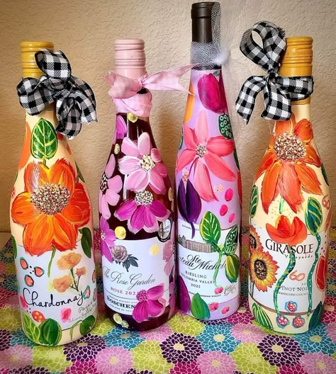 Hand Painted Bottles Diy, Wine Bottle Painting Ideas Acrylic, Painted Bottles Ideas, Wine Bottle Painting Ideas, Wedding Champagne Bottles, Wine Bottle Painting, Bottle Painting Ideas, Painting Ideas Acrylic, Painted Bottles